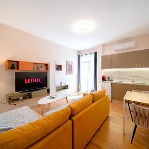 Apartment Colorful Comfy Albania